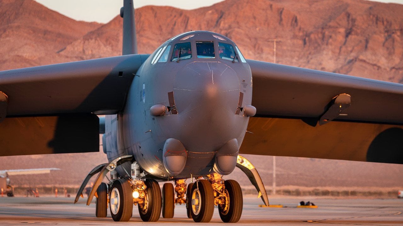 B-52J Bomber Will Be Armed To The Teeth With Bombs And Missiles | The ...